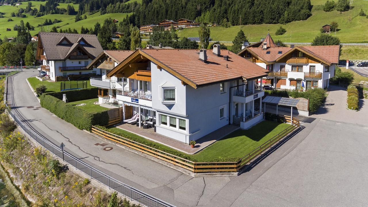 Appartments Lercher Irma San Candido Esterno foto