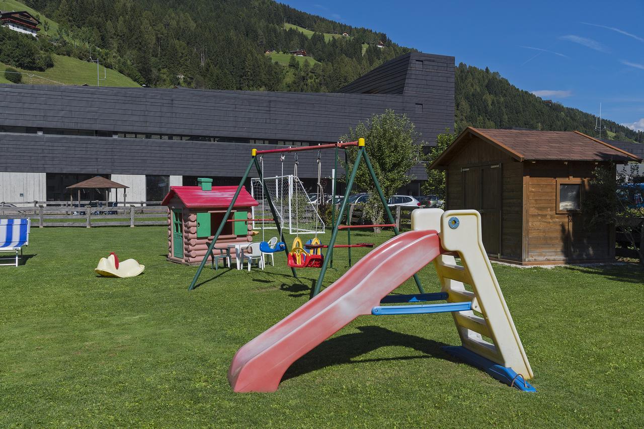 Appartments Lercher Irma San Candido Esterno foto